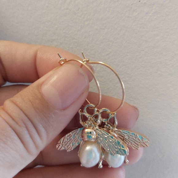 Insect Earrings & Necklace - Picture 5 of 10